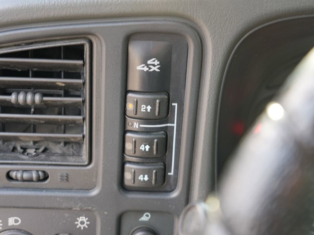 Used 2006 Chevrolet Silverado 2500 LT image 32