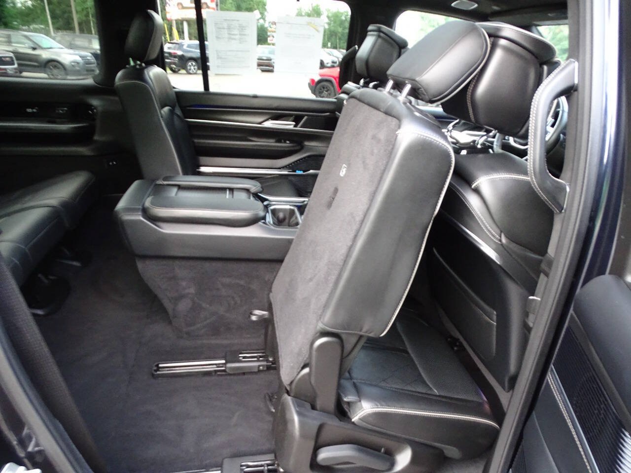 Used 2024 Jeep Grand Wagoneer L 4WD Series II Obsidian w/ Quick Order Packagew 28T image 52