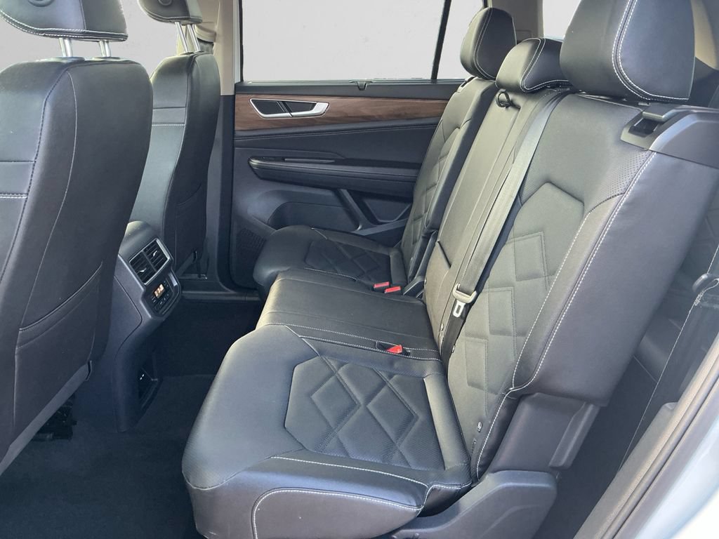 Used 2025 Volkswagen Atlas SE AWD/4WD image 13