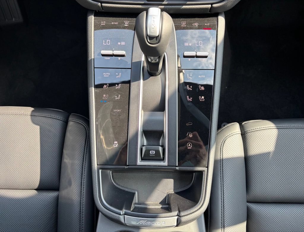 New 2026 Porsche Macan AWD/4WD image 21