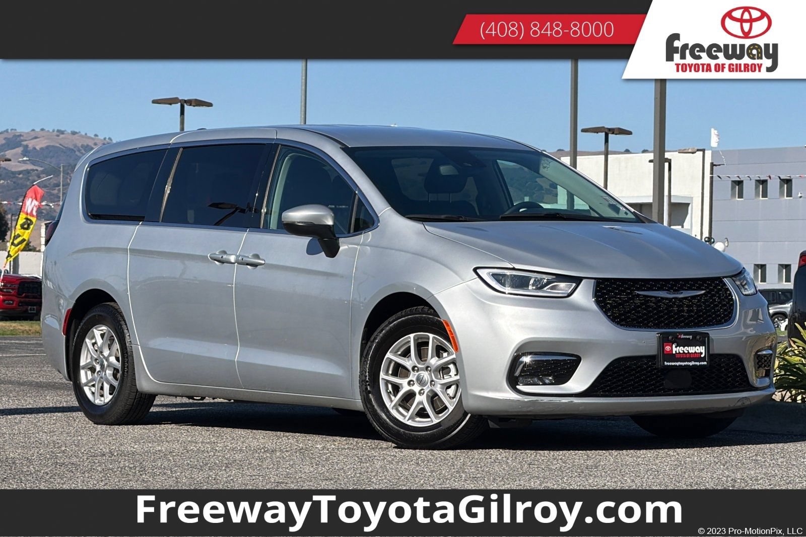 Used 2023 Chrysler Pacifica Touring-L