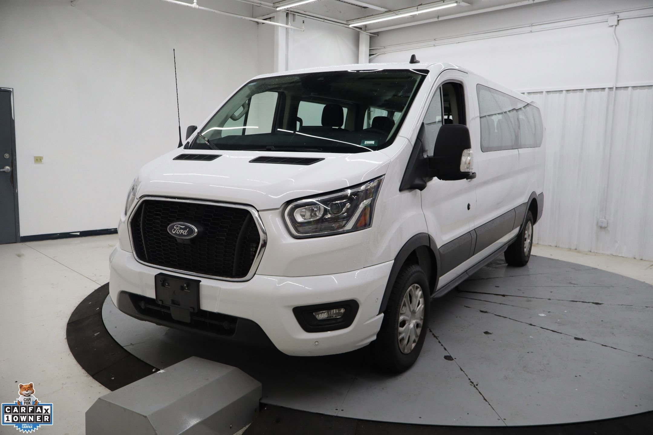Used 2023 Ford Transit 350 XLT RWD image 8
