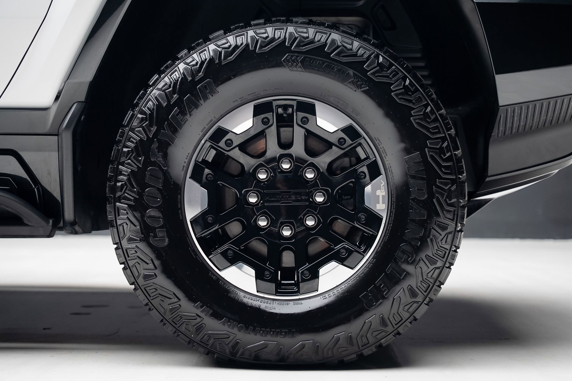 Used 2024 GMC Hummer EV 2X w/ Extreme Off-Road Package image 24