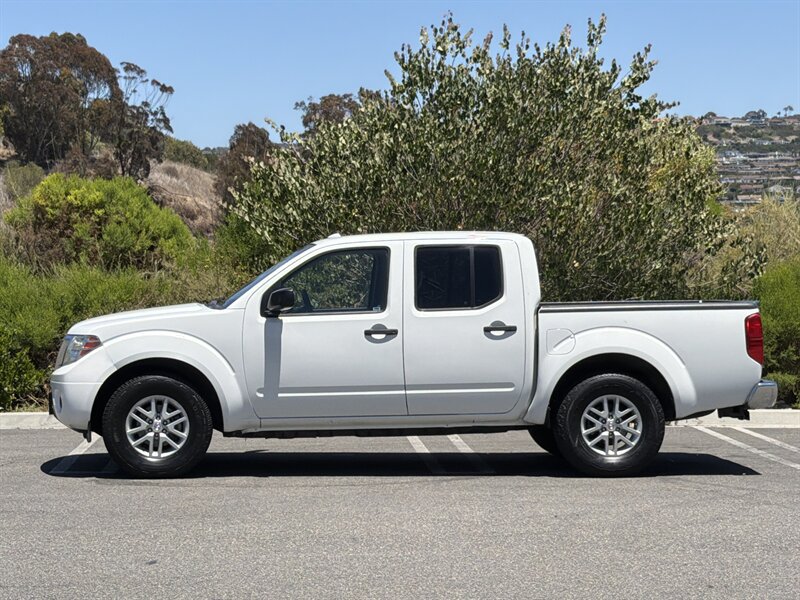 Used 2018 Nissan Frontier SV RWD image 3