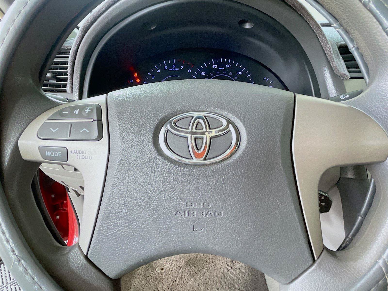 Used 2011 Toyota Camry LE FWD image 14