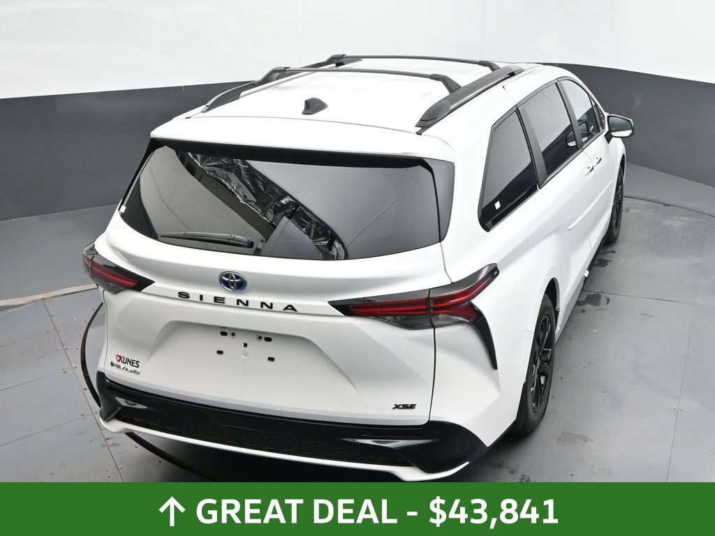 Used 2025 Toyota Sienna XSE AWD/4WD image 24
