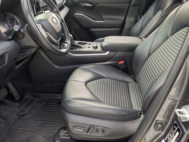 Used 2022 Toyota Highlander XSE image 15