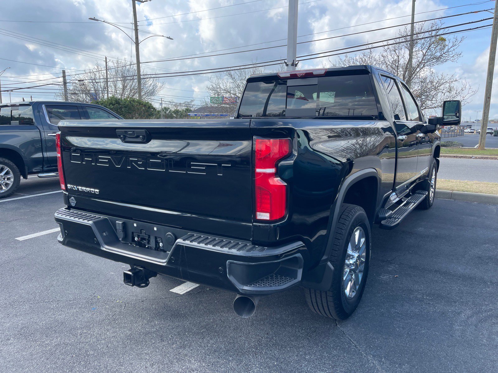 Used 2025 Chevrolet Silverado 2500 High Country w/ High Country Premium Package image 16