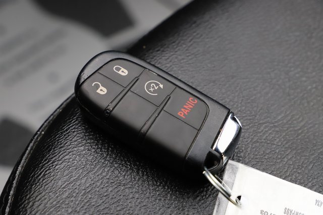 Used 2024 Jeep Compass Limited image 33