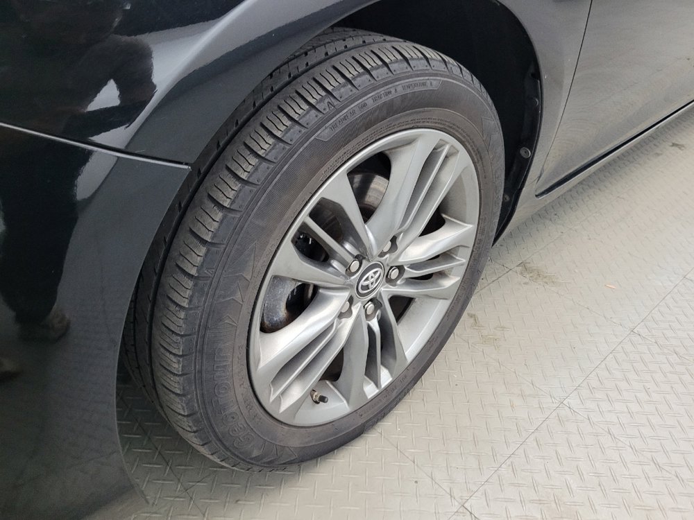 Used 2016 Toyota Camry SE w/ Moonroof Package FWD image 31