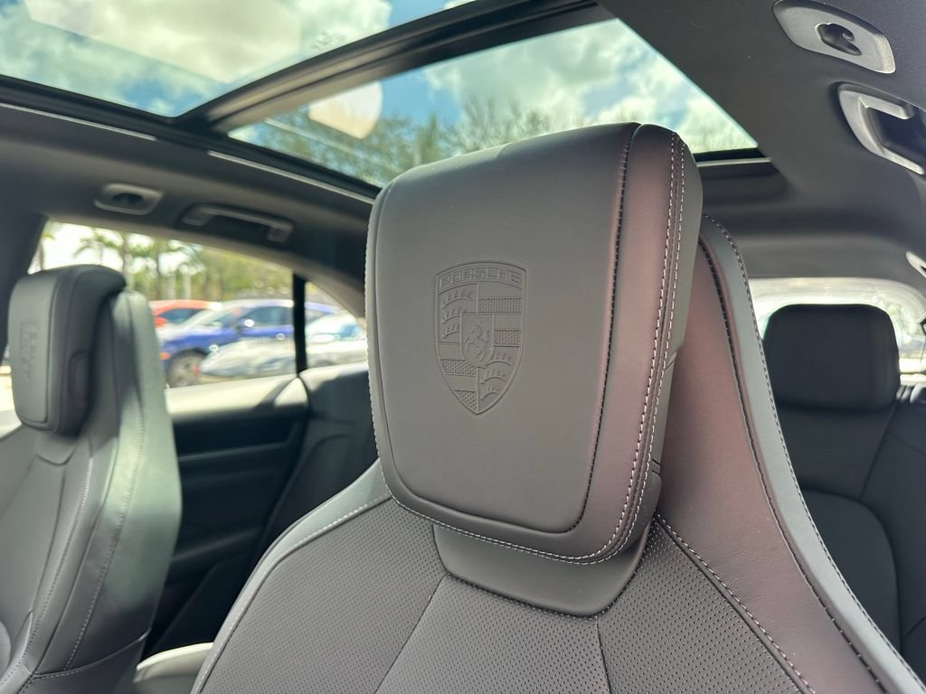 Used 2026 Porsche Macan Electric RWD image 24