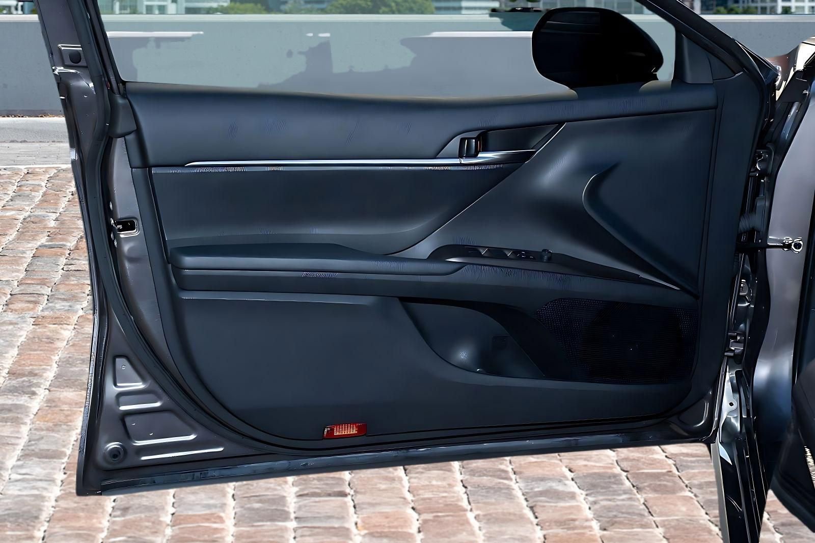 Used 2024 Toyota Camry SE w/ Convenience Package image 10