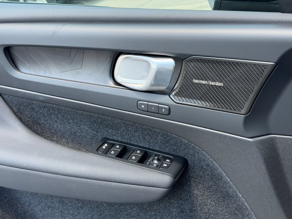 Certified 2023 Volvo C40 P8 Recharge Ultimate AWD/4WD image 40