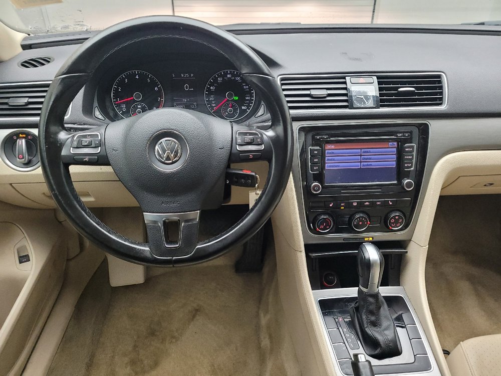 Used 2015 Volkswagen Passat 1.8T SE FWD image 22