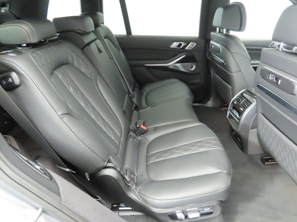 New 2026 BMW X7 M60i image 22