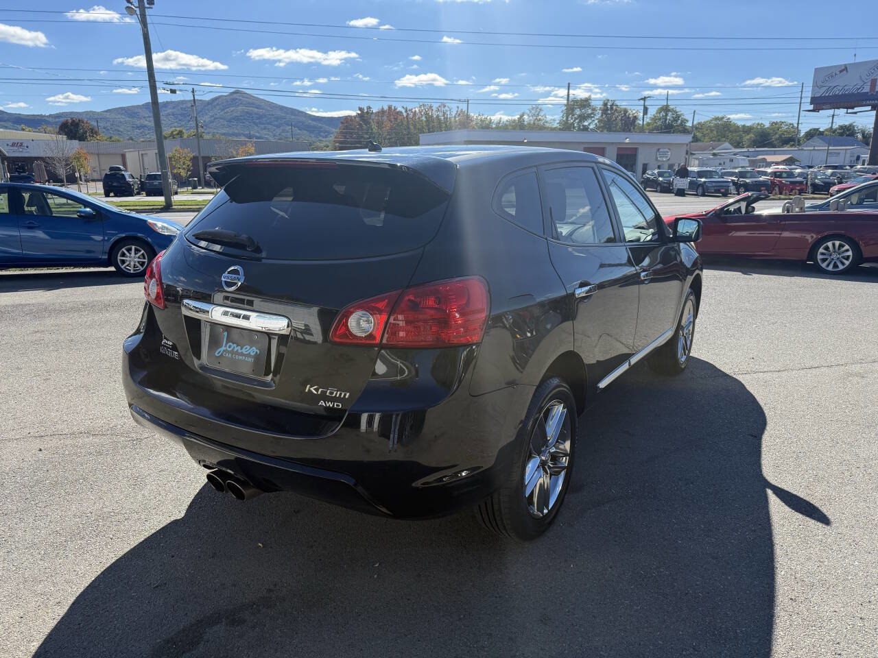 Used 2011 Nissan Rogue S Krom Edition image 6