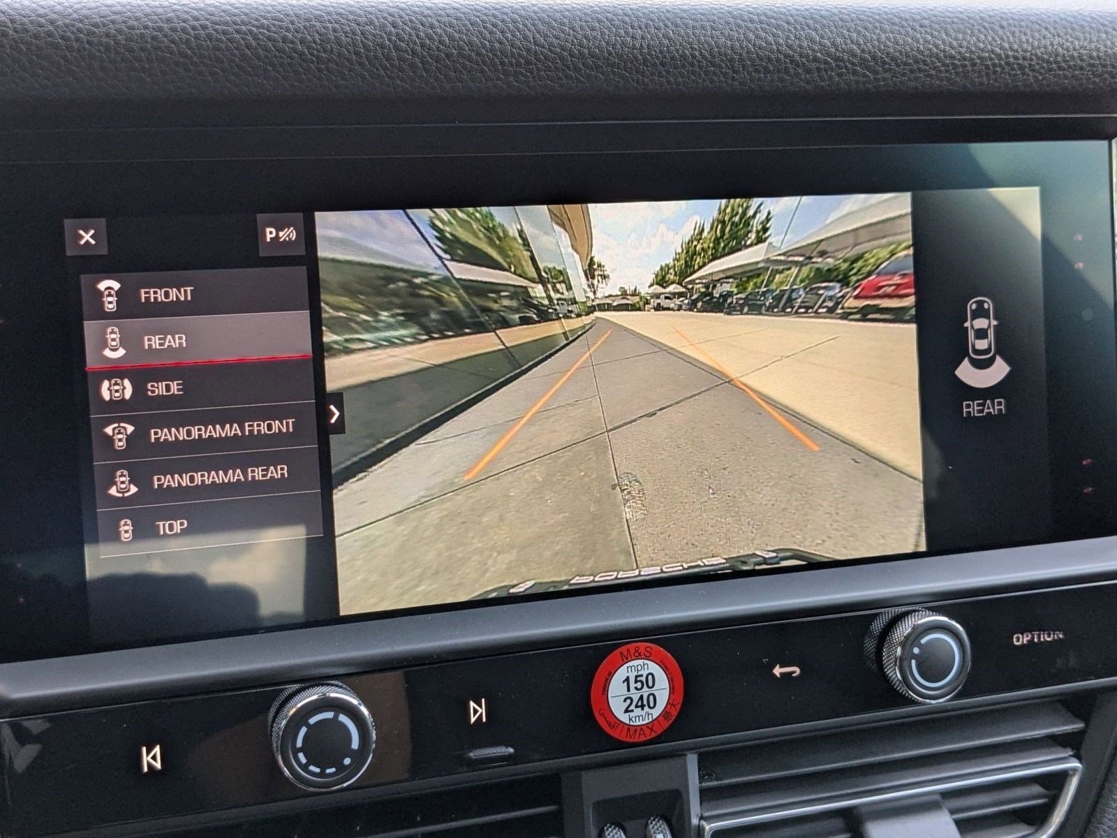 Certified 2025 Porsche Macan AWD/4WD image 19