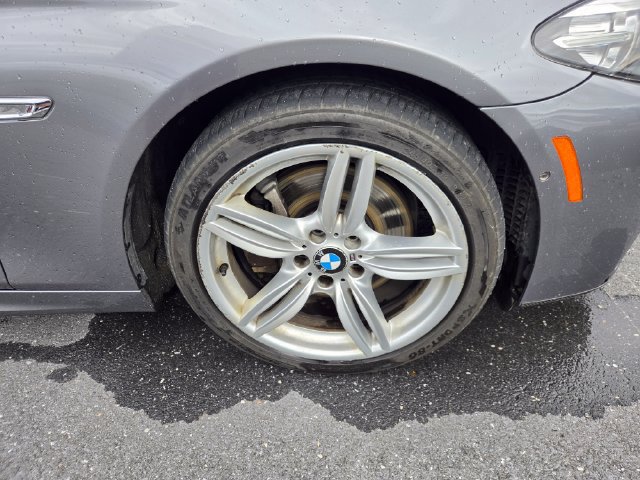 Used 2016 BMW 550i xDrive Sedan w/ M Sport AWD/4WD image 30
