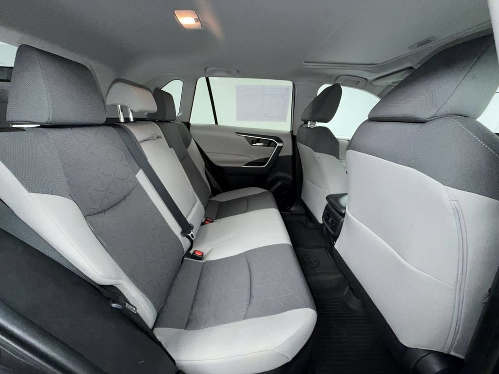 Used 2021 Toyota RAV4 XLE w/ Convenience Package AWD/4WD image 17