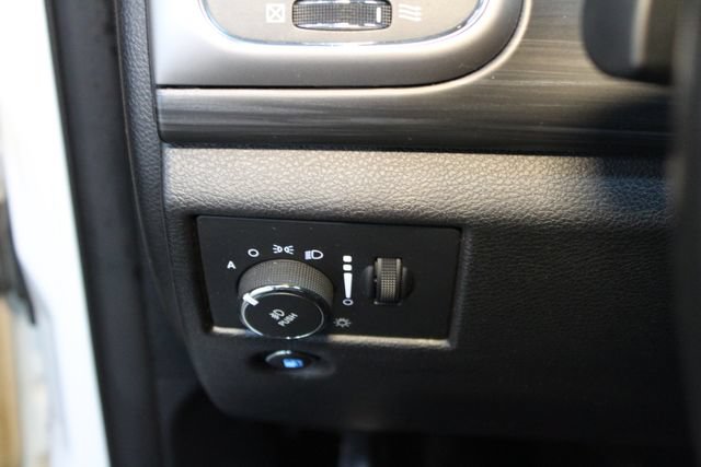 Used 2021 Jeep Grand Cherokee Altitude AWD/4WD image 15
