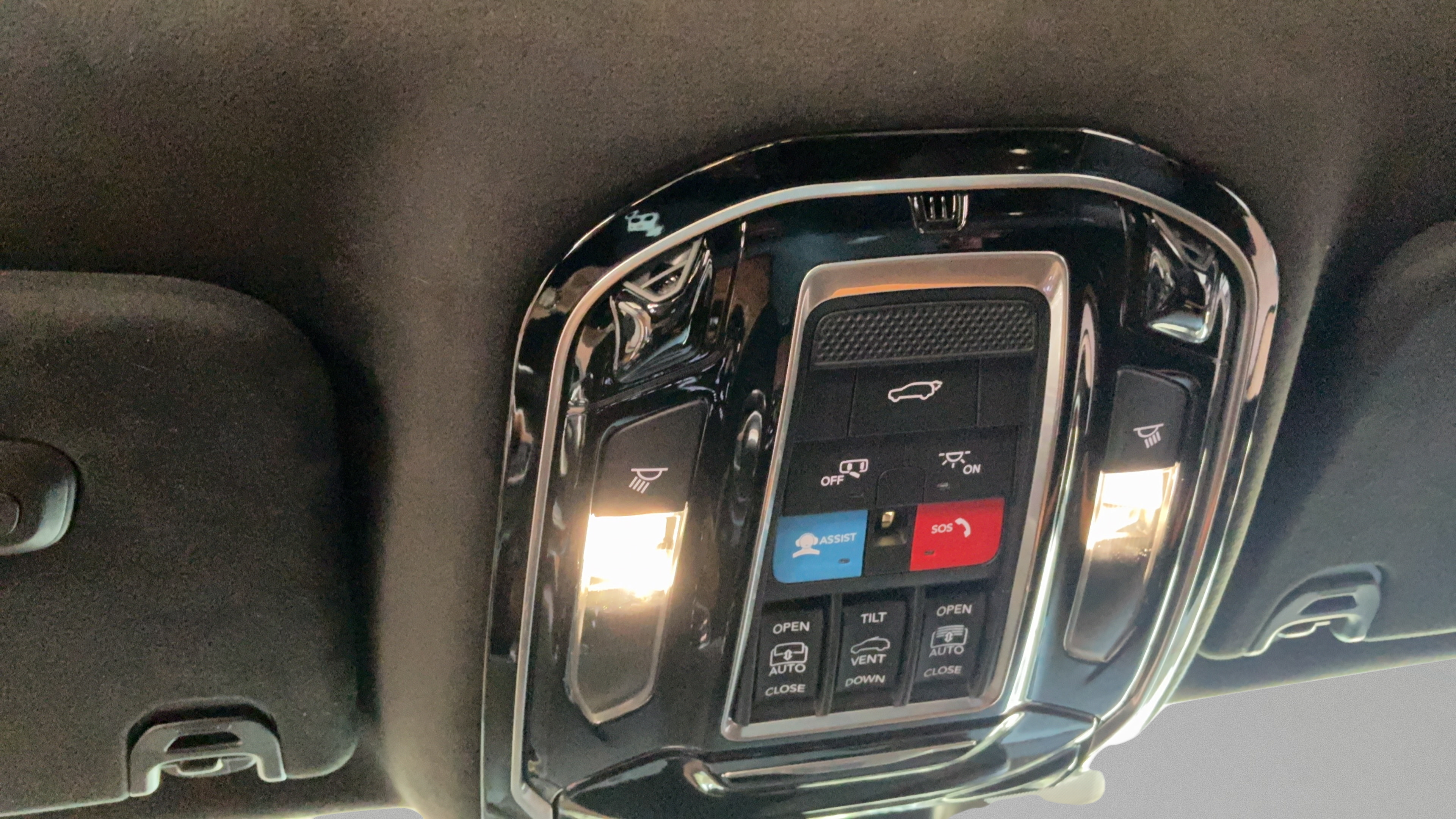 Used 2023 Jeep Grand Wagoneer Series III AWD/4WD image 16