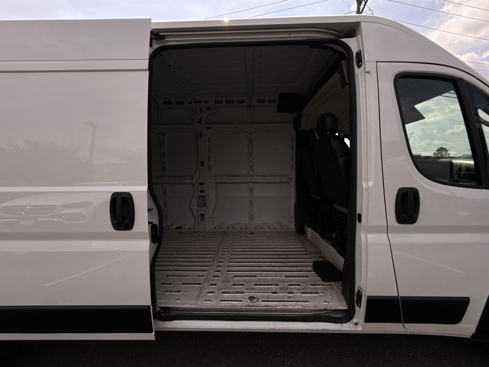 Used 2023 RAM ProMaster 2500 FWD image 22