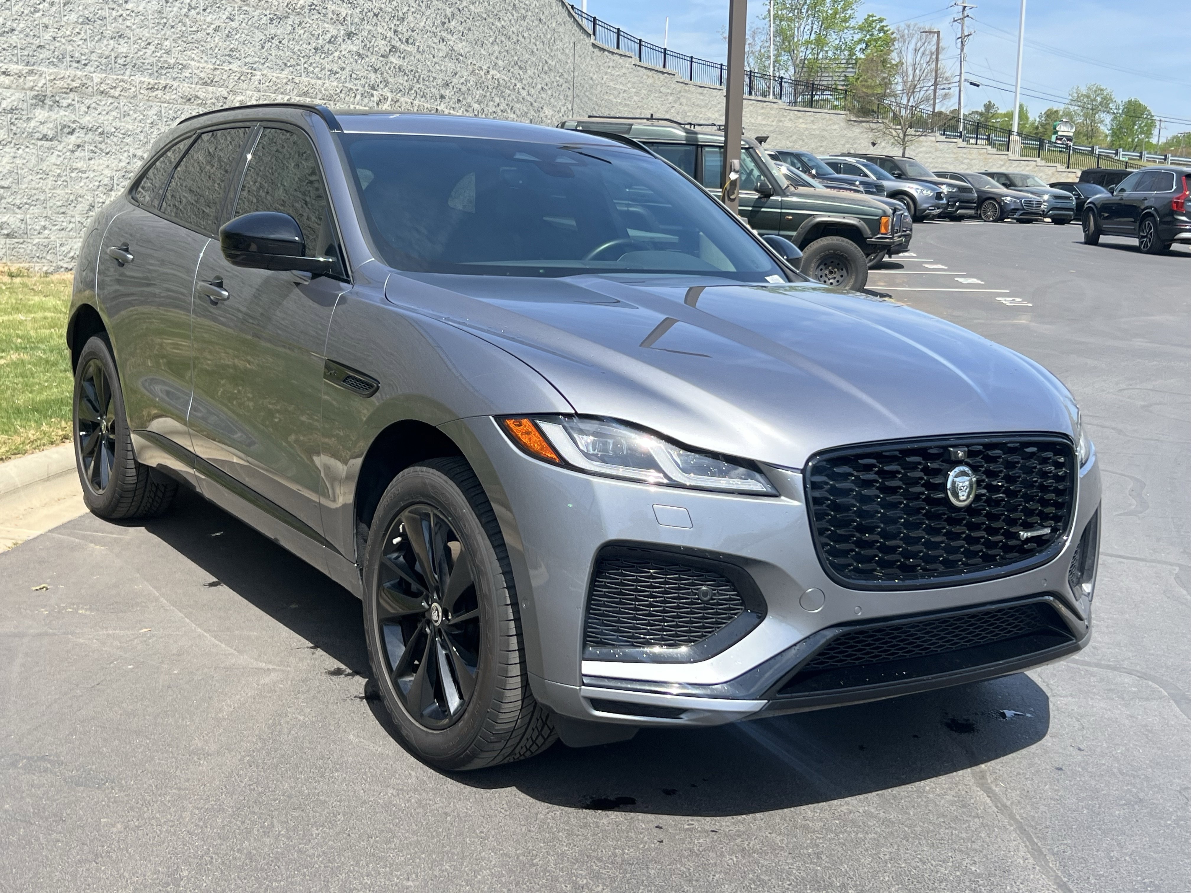 Used 2025 Jaguar F-PACE R-Dynamic S image 11