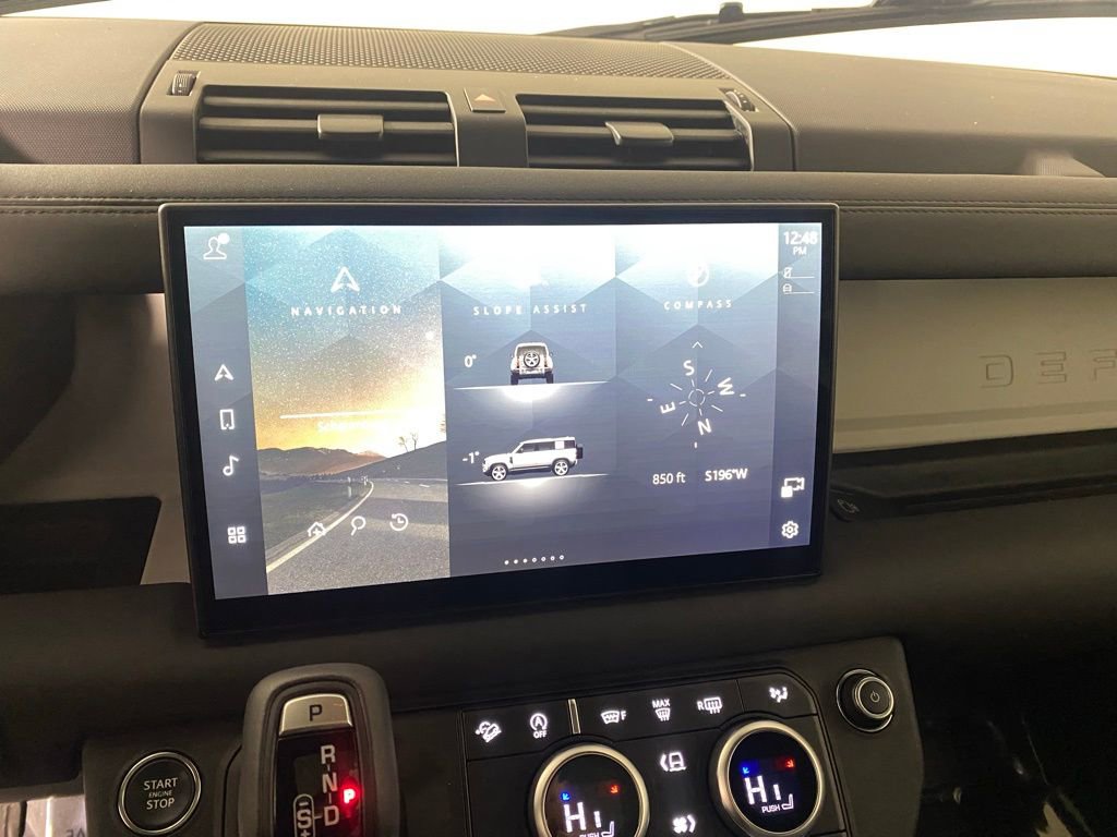 Used 2025 Land Rover Defender 110 S image 21