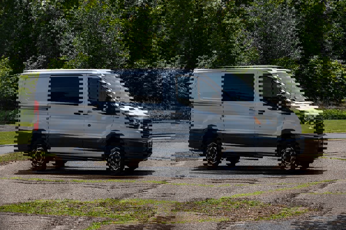 Used 2017 Ford Transit 250 130 Low Roof image 3