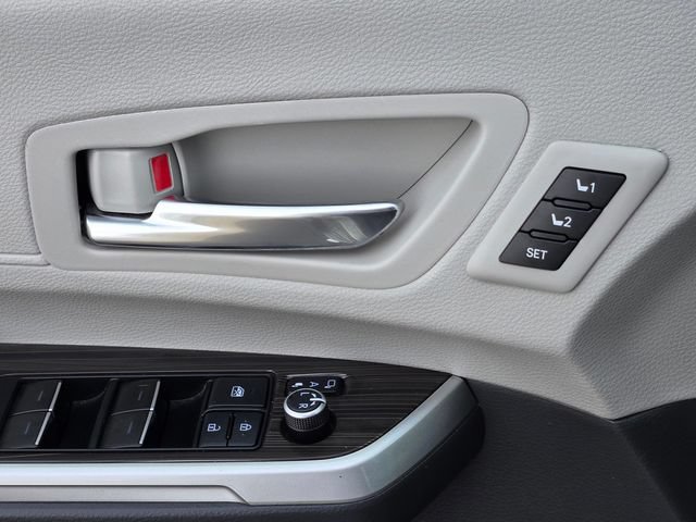 Used 2022 Toyota Sienna Limited AWD/4WD image 24