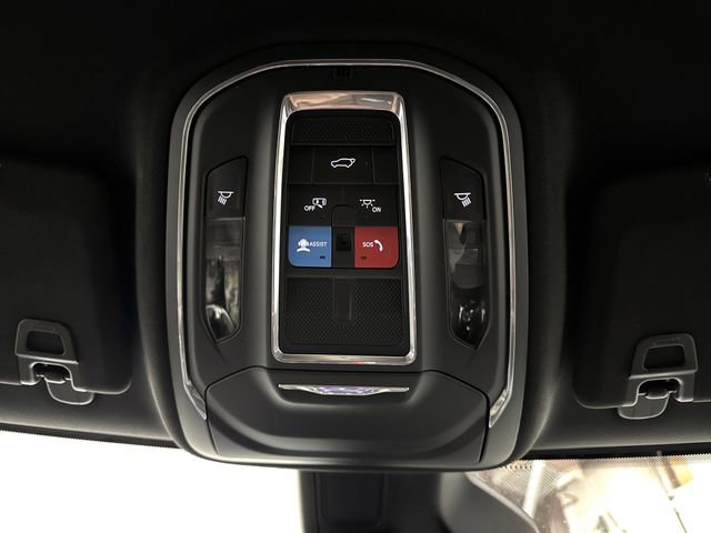 Used 2023 Jeep Grand Cherokee Altitude image 24