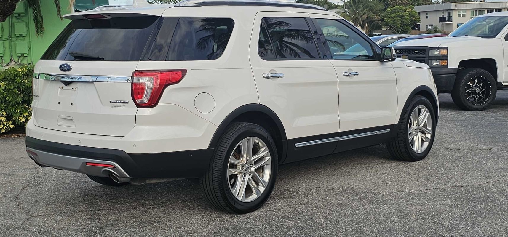 Used 2016 Ford Explorer Limited w/ Equipment Group 301A FWD image 21