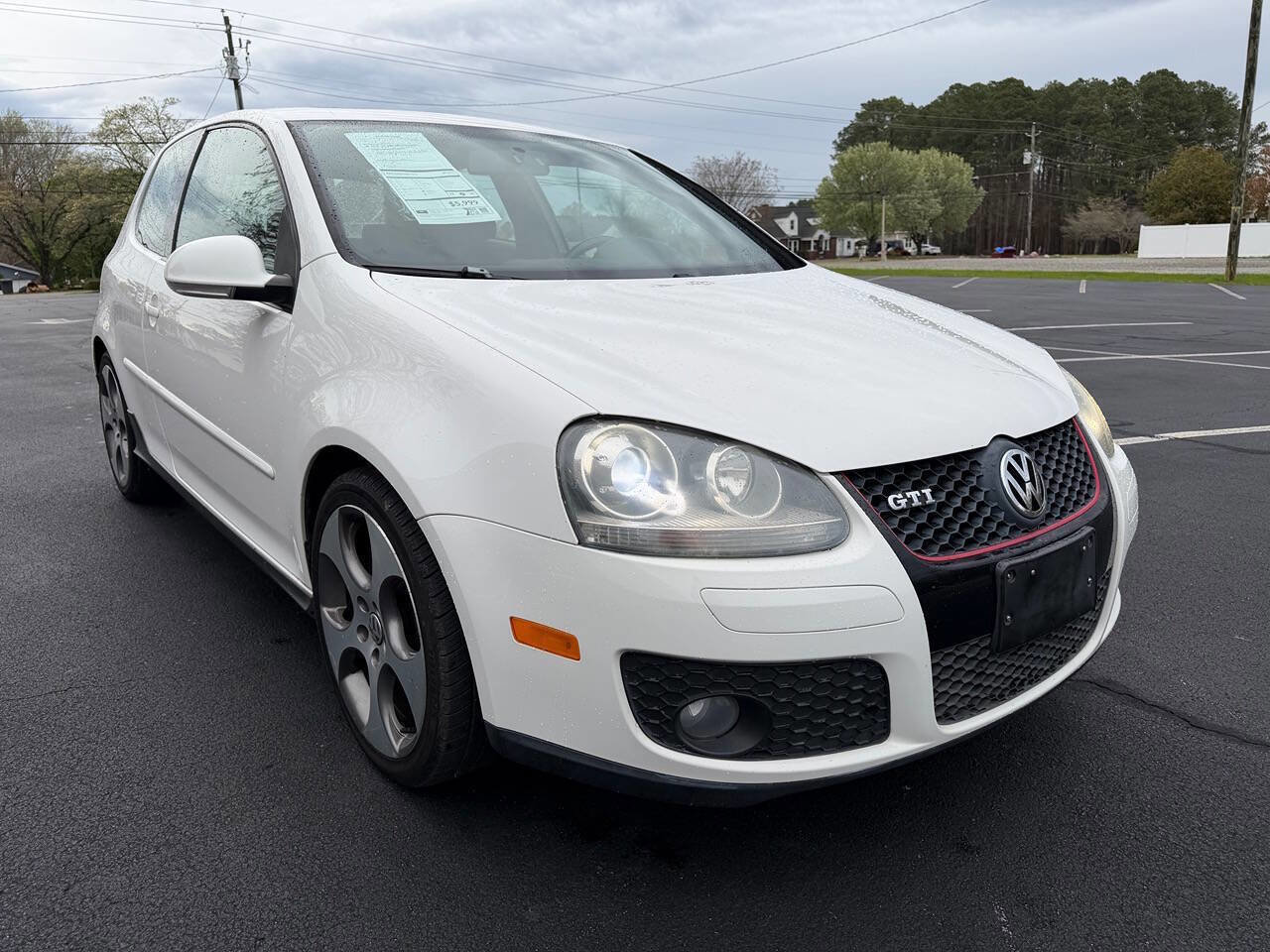Used 2009 Volkswagen GTI Base PZEV 2dr Hatchback 6A image 4