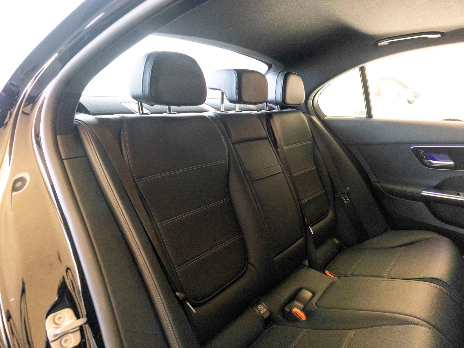 Used 2025 Mercedes-Benz C 300 Sedan image 26