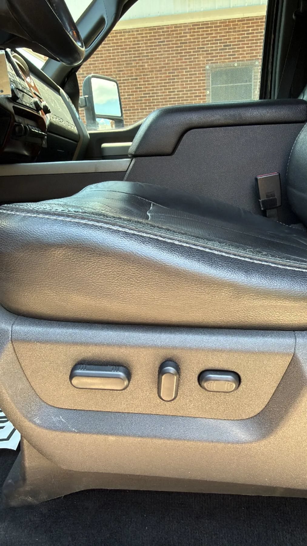 Used 2012 Ford F250 Lariat w/ Lariat Ultimate Pkg AWD/4WD image 18