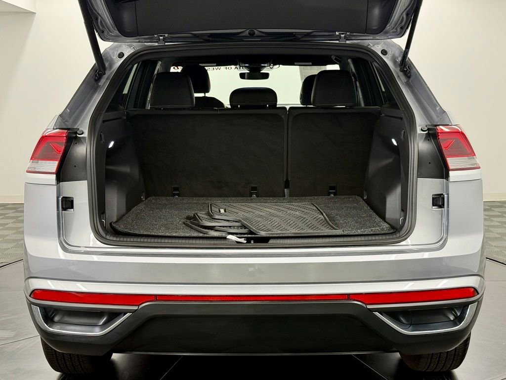 Used 2025 Volkswagen Atlas Cross Sport SE image 13