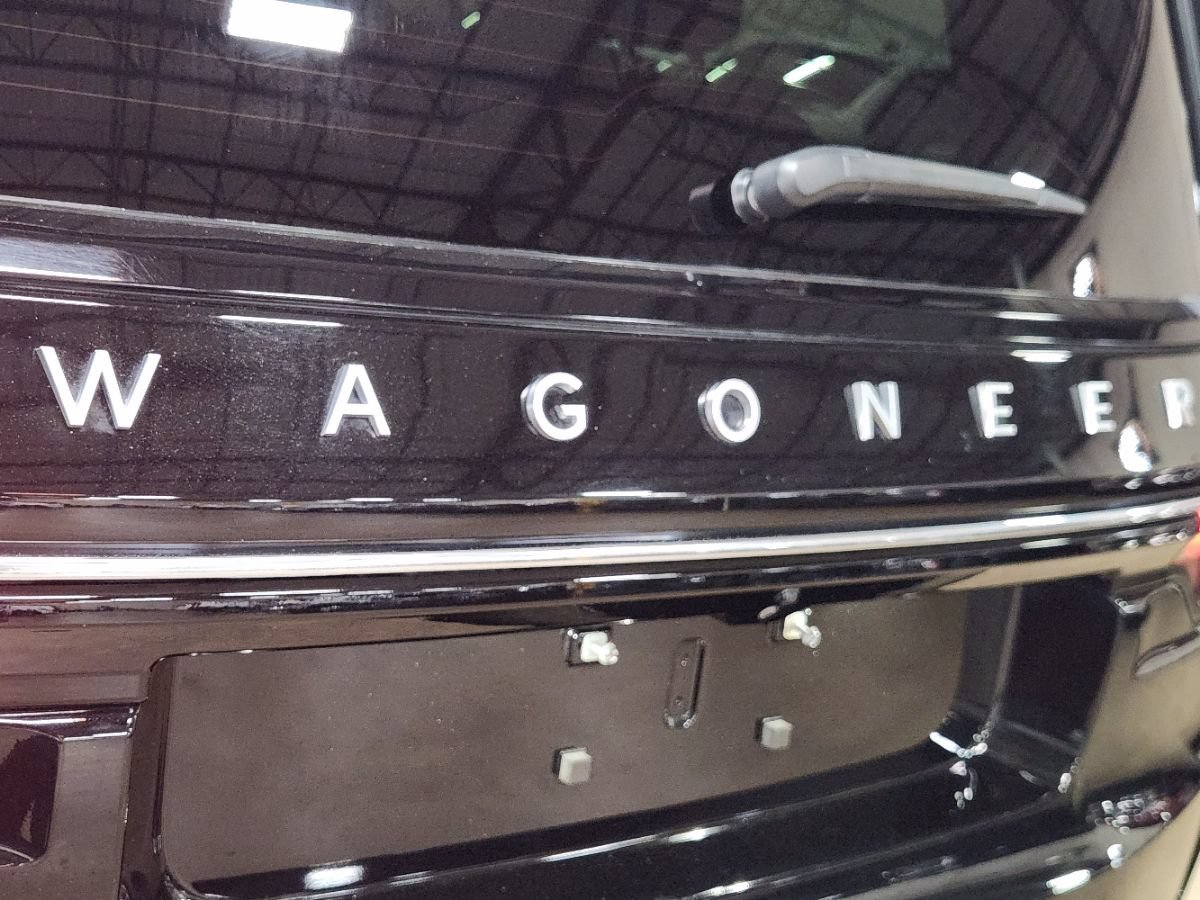 Used 2022 Jeep Wagoneer Series III w/ Flexible Seating Group AWD/4WD image 22