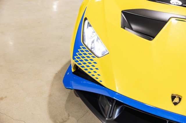 Used 2022 Lamborghini Huracan STO image 29