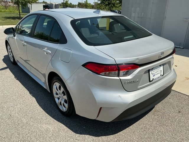 Used 2025 Toyota Corolla LE FWD image 3