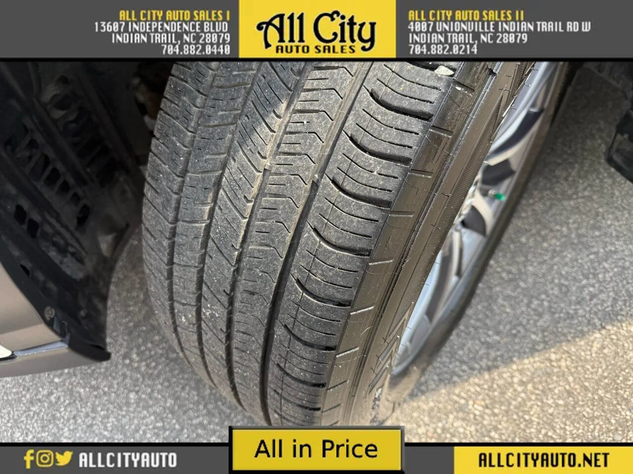 Used 2017 Toyota Highlander XLE image 25