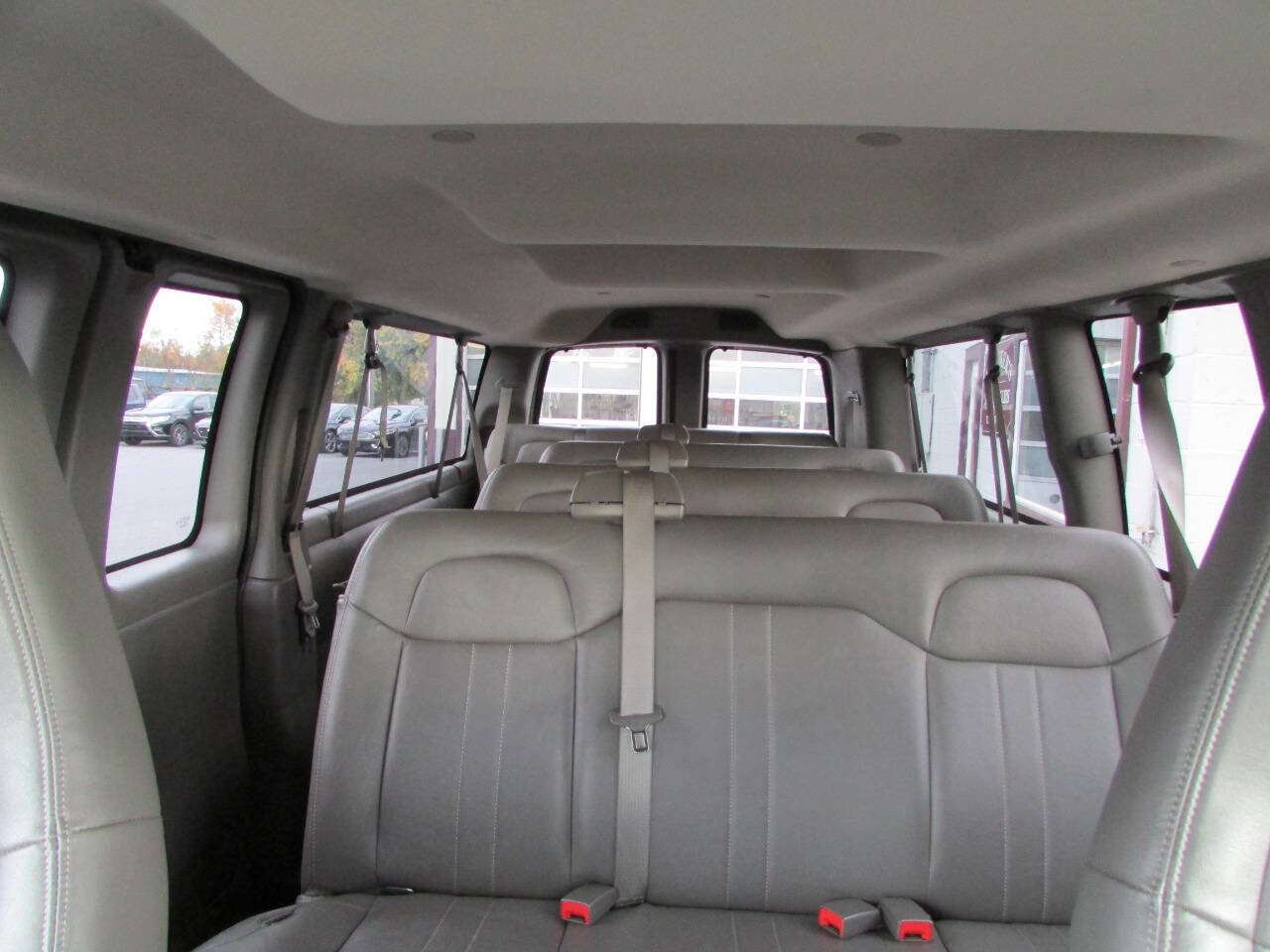 Used 2016 Chevrolet Express 3500 LS w/ Chrome Appearance Package image 8