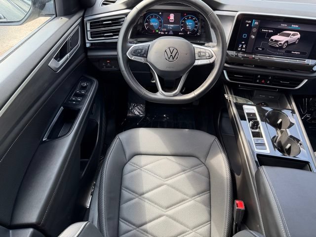 Used 2025 Volkswagen Atlas Cross Sport SE AWD/4WD image 16