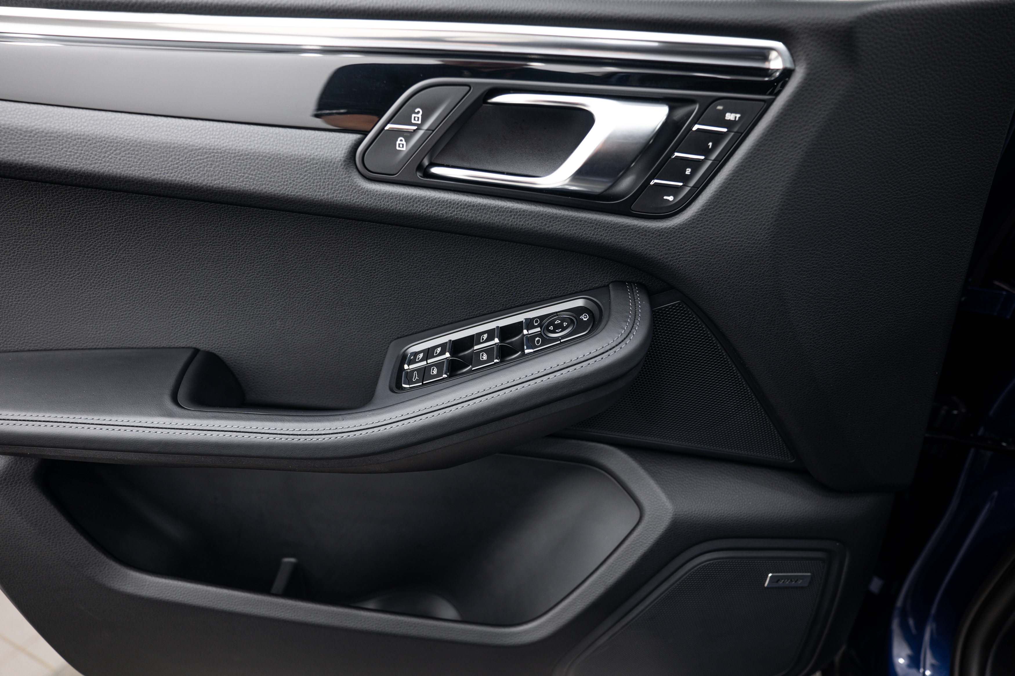 Certified 2026 Porsche Macan Turbo AWD/4WD image 19