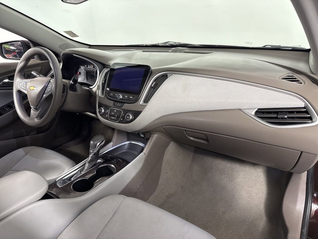 Used 2021 Chevrolet Malibu LS image 23