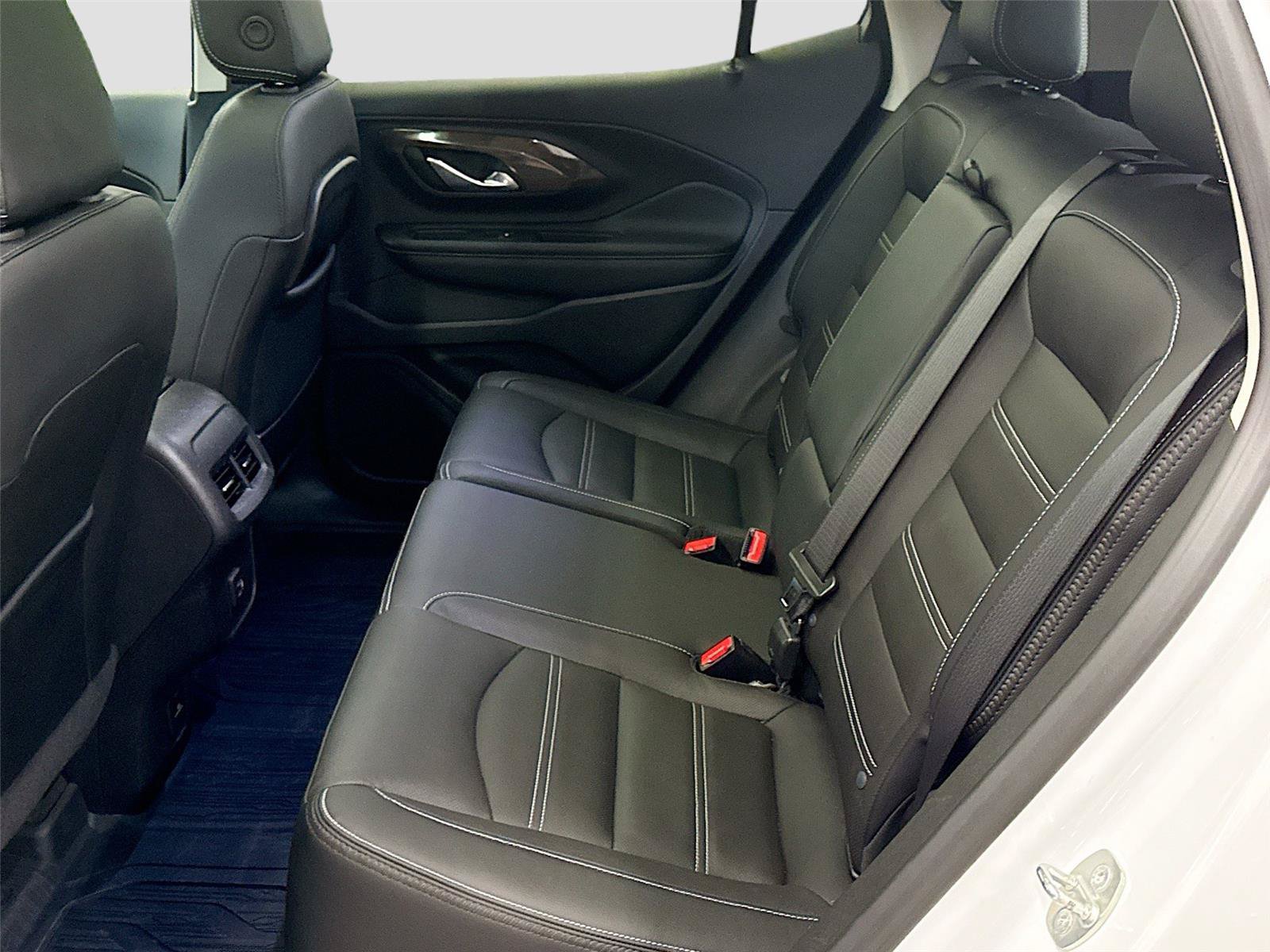 Used 2023 GMC Terrain Denali AWD/4WD image 5