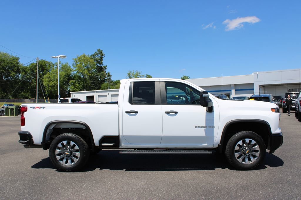 Used 2025 Chevrolet Silverado 2500 Custom w/ Custom Value Package AWD/4WD image 11