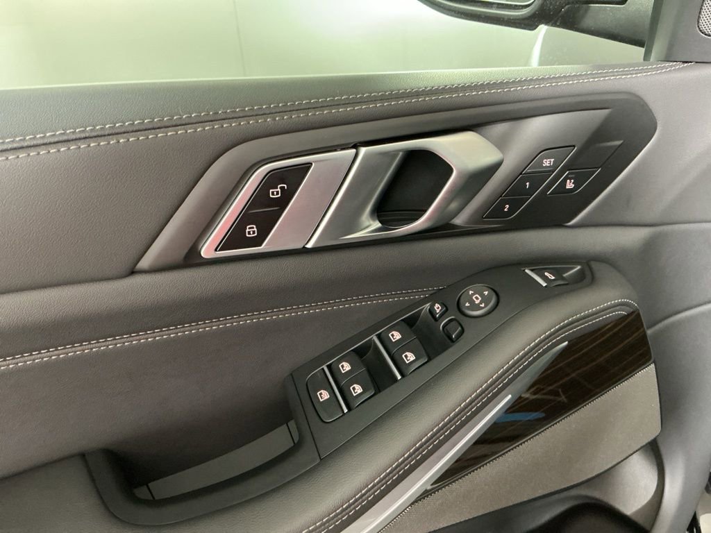 Certified 2025 BMW X5 xDrive40i w/ Climate Comfort Package AWD/4WD image 18