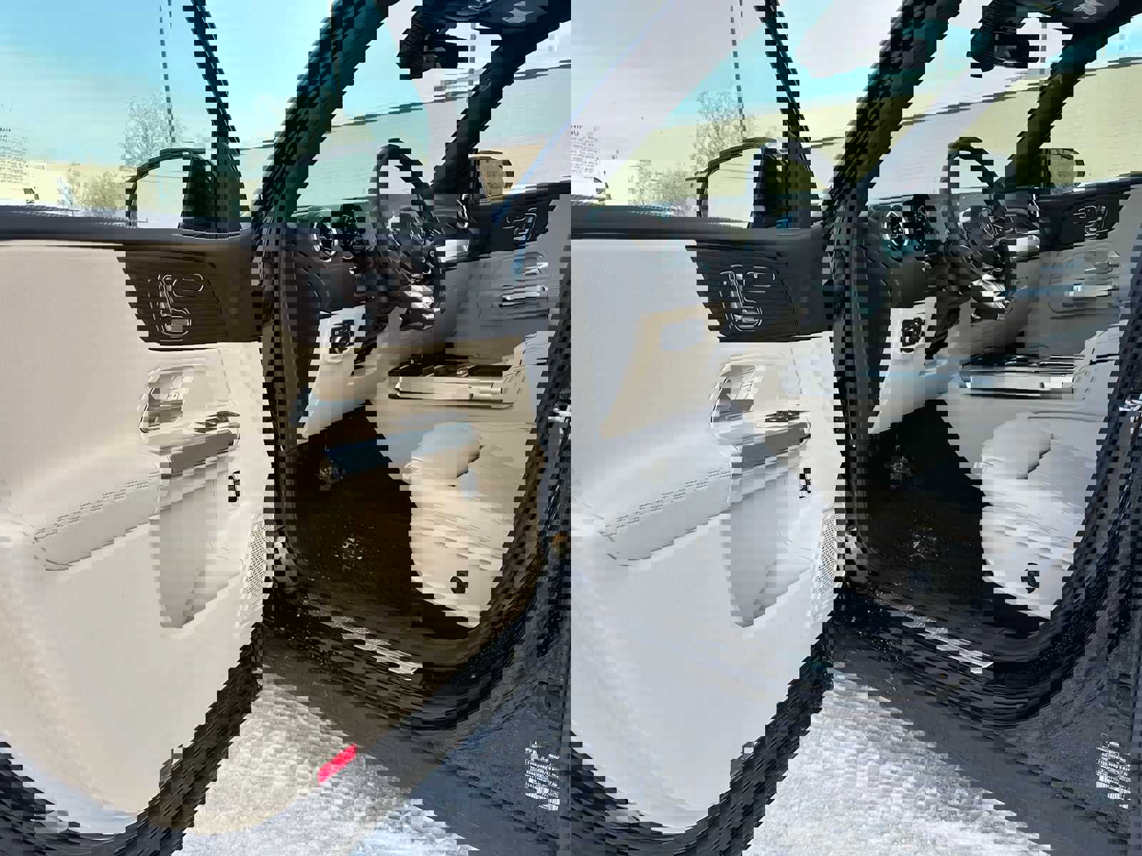 Used 2026 Mercedes-Benz GLB 250 4MATIC image 19