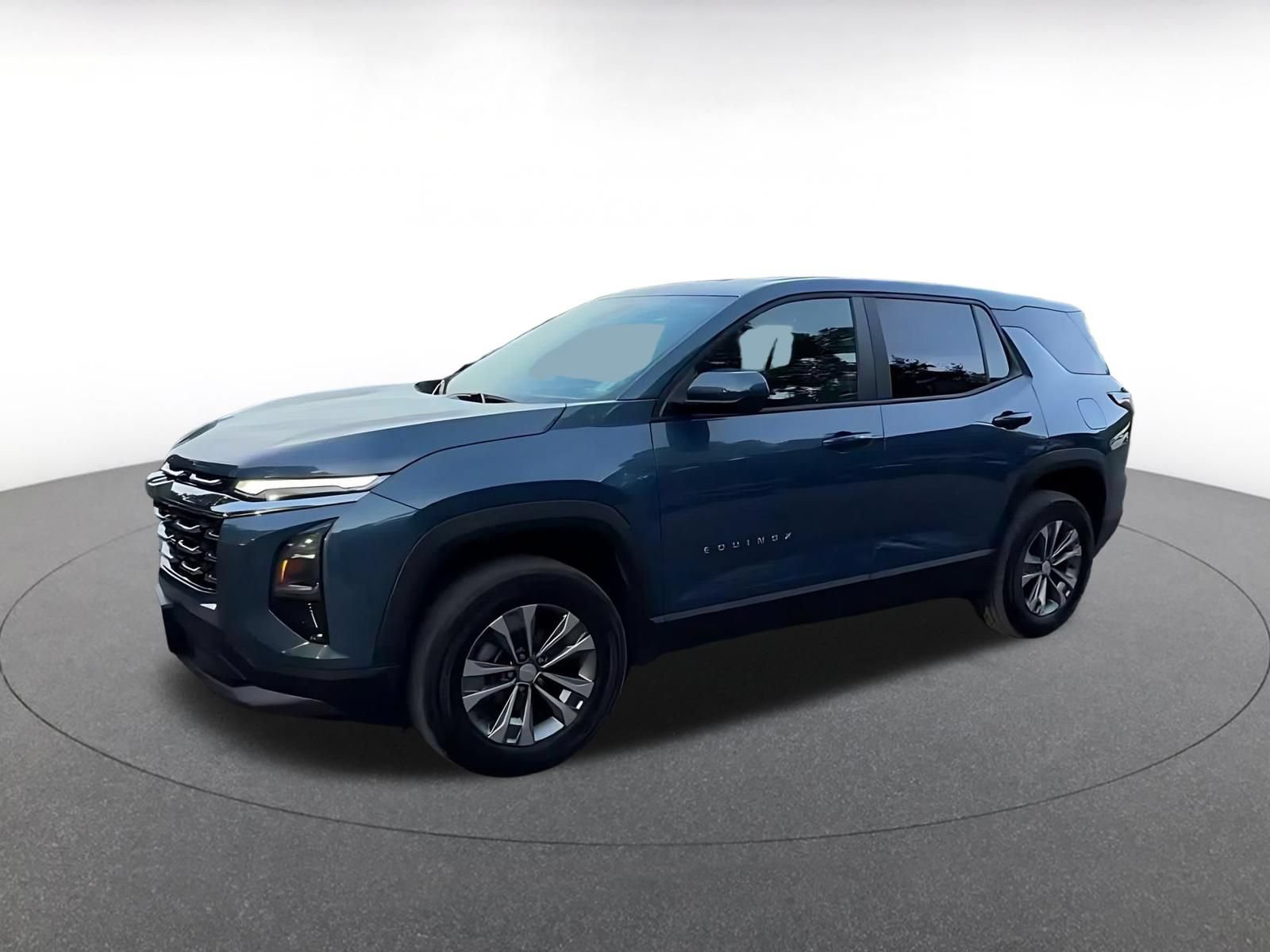 Used 2025 Chevrolet Equinox LT FWD image 8