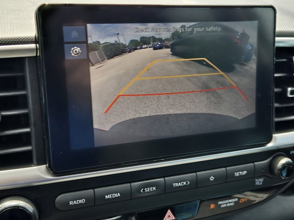 Certified 2023 Hyundai Venue SEL w/ Cargo Package FWD image 27